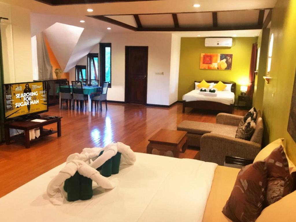 Villa Chaya Khao Lak Exterior foto